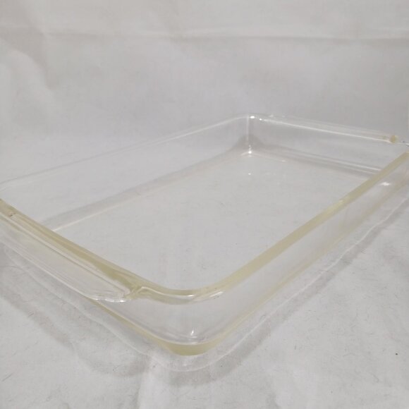 Anchor Hocking Fire King 3 qt Casserole Dish - Picture 1 of 3